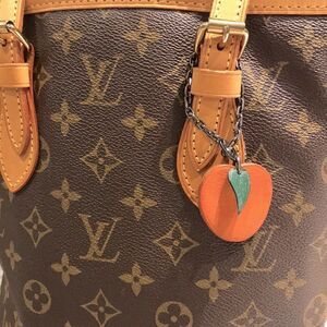 Authentic HERMÈS Abricot bag charm 🍑
